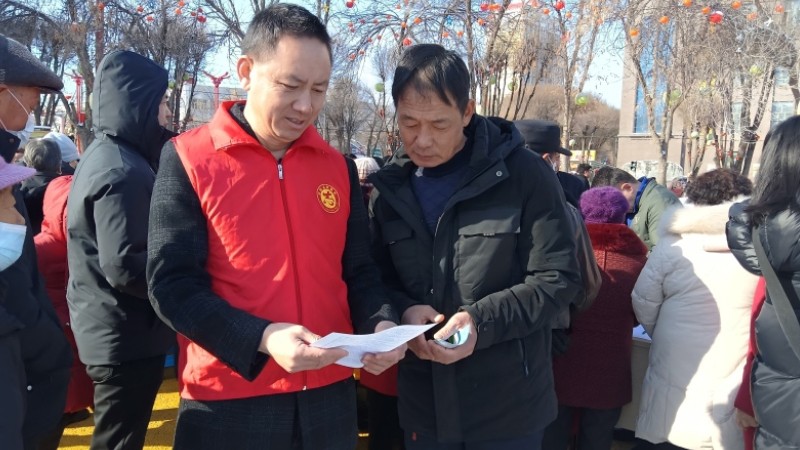 新疆裕民县：春风暖巾帼 守护她权益