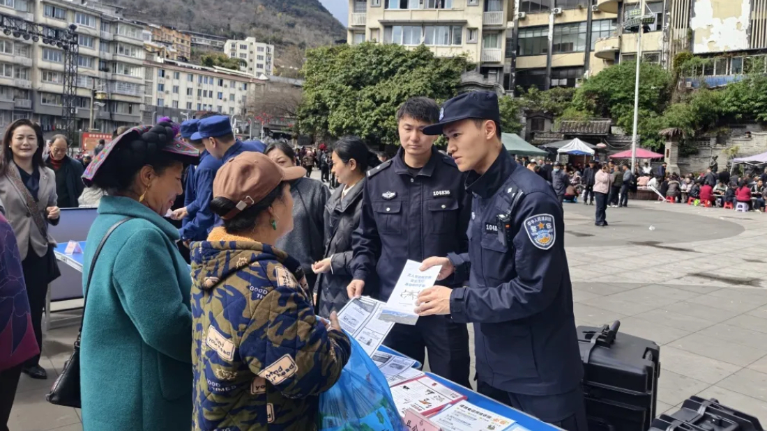 “净空”护安丨四川乐山公安深入开展无人机普法宣传