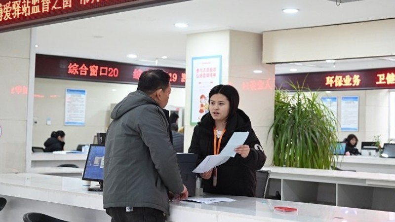 “高效办成一件事”，如何跑出服务加速度