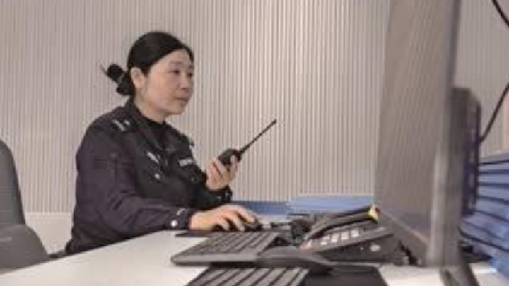 铁警李香香：  驻守指挥中枢的平安使者
