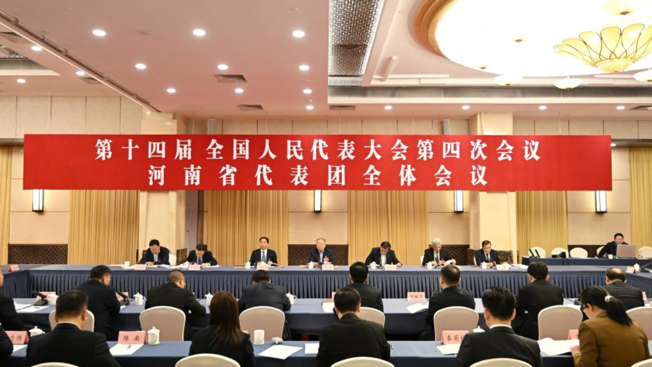 高效！代表建言算力普惠，部委工作人员当场微信对接