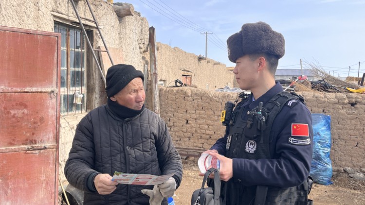 反诈宣传进辖区 守护平安“不打烊”