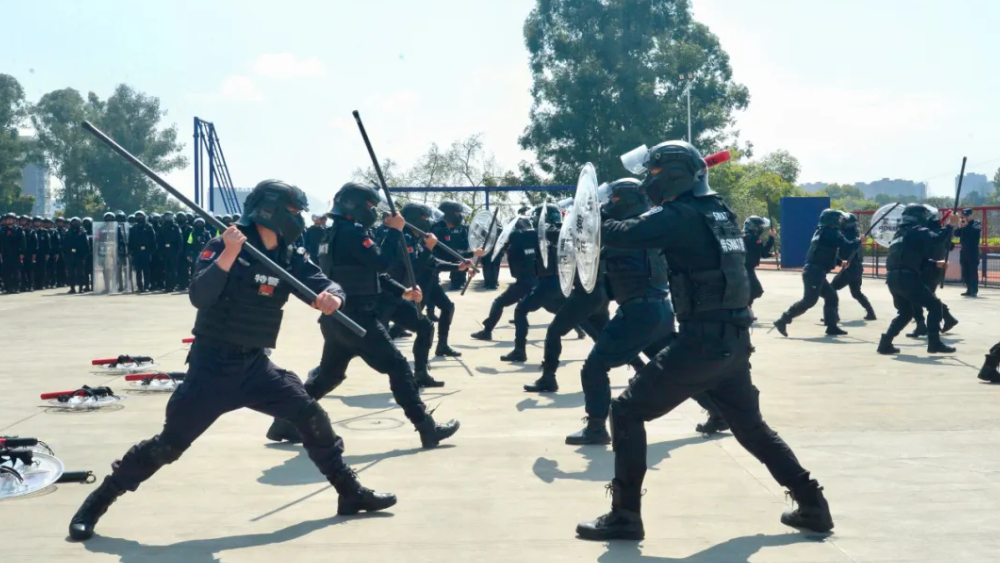 乐山公安举行“砺兵·2026”反恐特警跨区域应急拉动暨年度练兵开训仪式