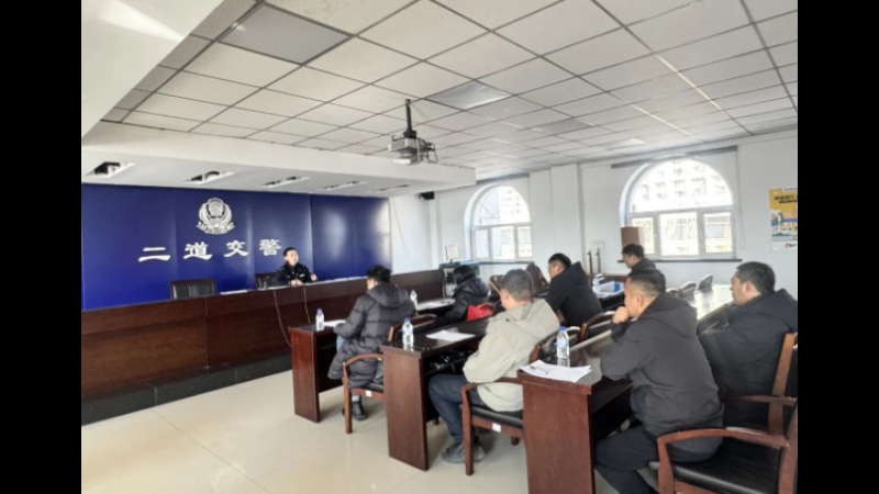 吉林长春交警到客货运企业，严把春运后期返程“安全关”