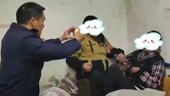 民警上门服务暖民心 瘫痪老人圆了办证梦