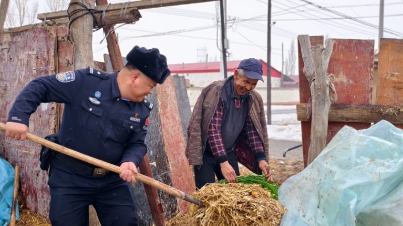 守着百家心 一待十六年——记新疆塔城边境管理支队恰夏边境派出所民警田军辉