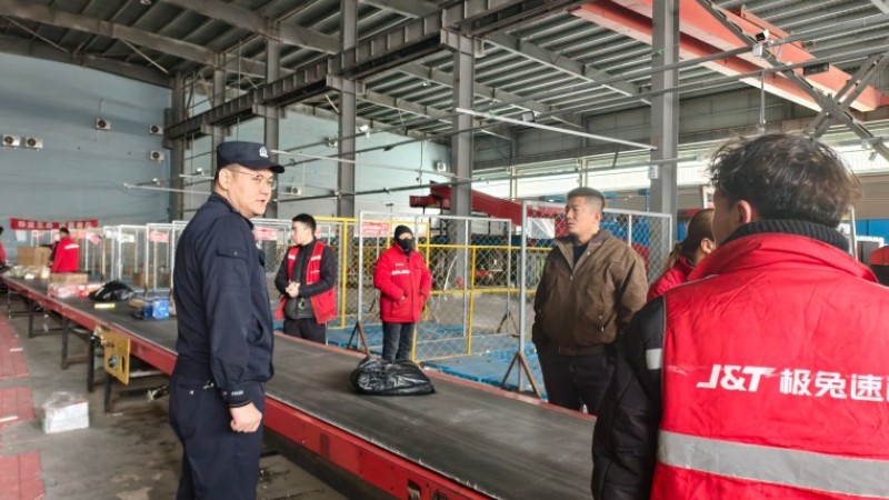 新疆伊宁市公安局：复工“警”相随 护航“安”为先