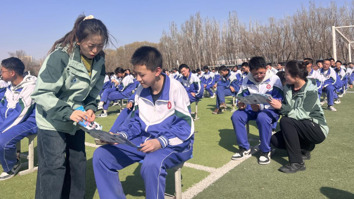 青铜峡市汉源社区：法治护航 无毒青春