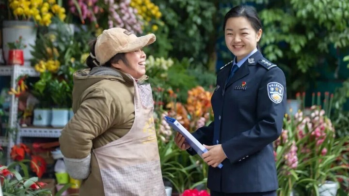 李冬梅：巷陌铸忠诚 初心护平安