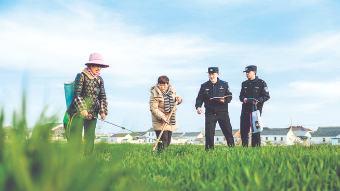 启动“田间警务” 织密安全防护网