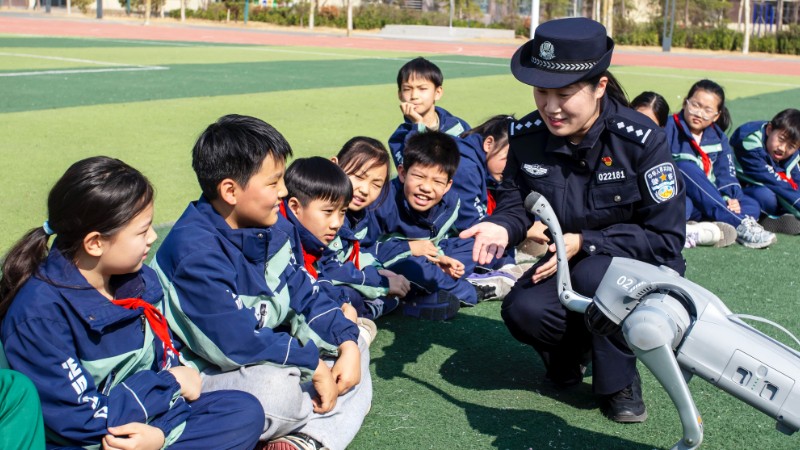 科技赋能话安全 寓教于乐护成长
