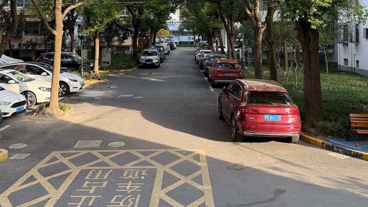 “小小区”物业无人接？徐汇三小区“抱团”破困局