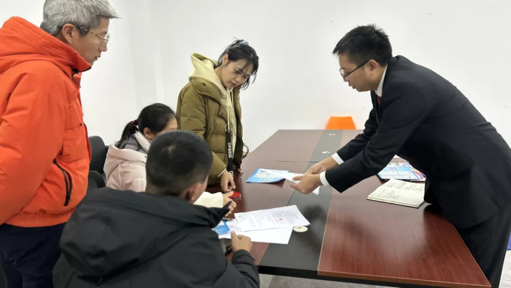 邻水法院：“法治体检”进企业 “把脉开方”在前端