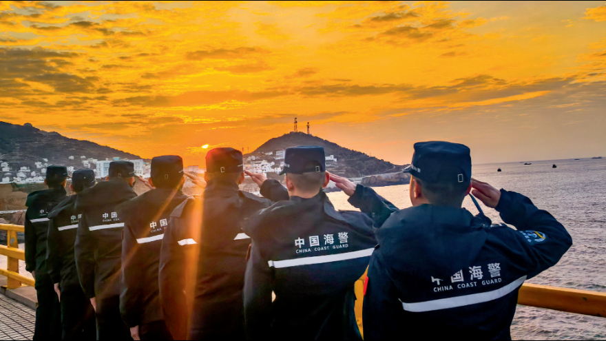 晨光映忠诚 海疆守平安