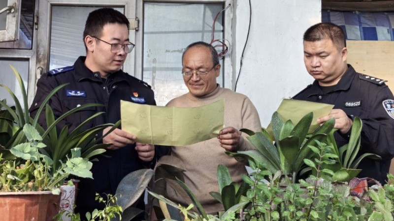 新疆奎屯市公安局：春耕时节话禁毒 警民同心护家园
