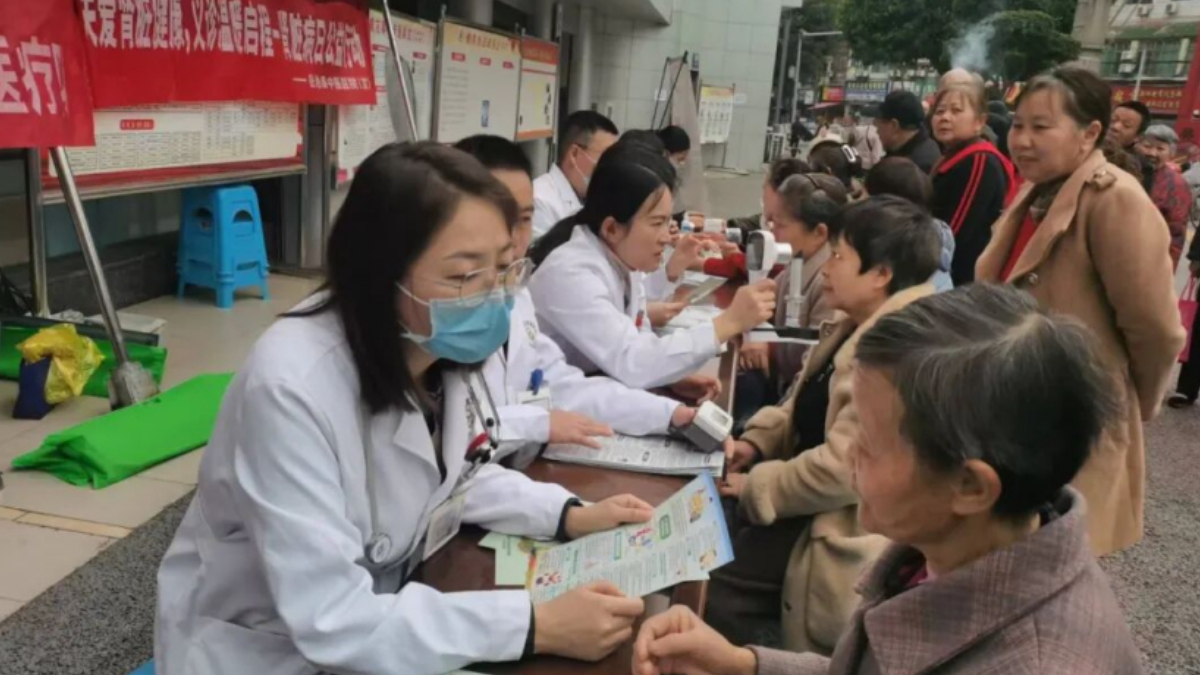 【医心惠民】广安市岳池县中医医院：仁心仁术护健康 为民义诊暖人心