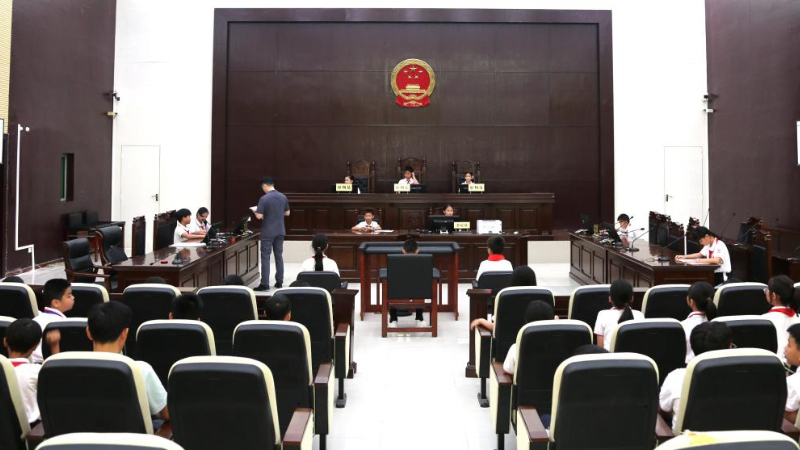 海南昌江法院开展“走进昌江法院暨青少年法治教育实践”主题活动 50余名师生“零距离”感受司法