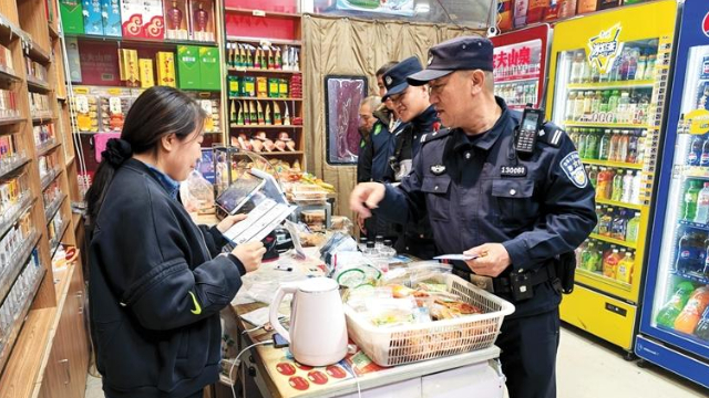 警社联动送法上门 银川悦海新天地社区筑牢反诈防非防线