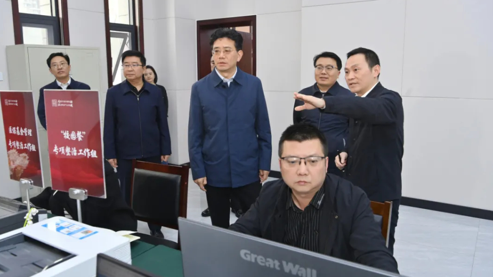 冯发贵走访调研部分内江市级机关并看望机关干部