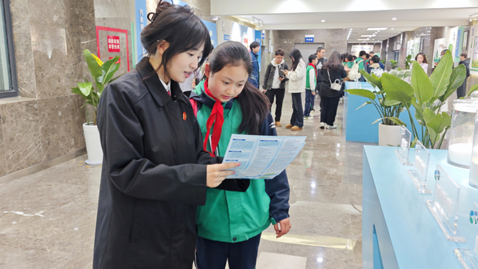 成都彭州法院携手多部门开展“世界水日”法治宣传活动 