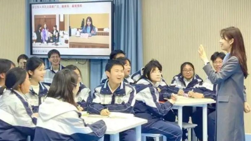 “我的思政老师是全国人大代表”