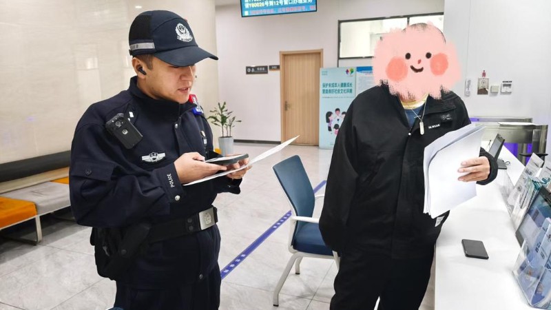 一句含糊的“谢谢”，藏着最暖的警民情深