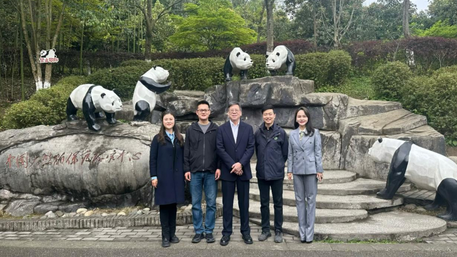 香港特区政府商务及经济发展局局长丘应桦率队参访都江堰