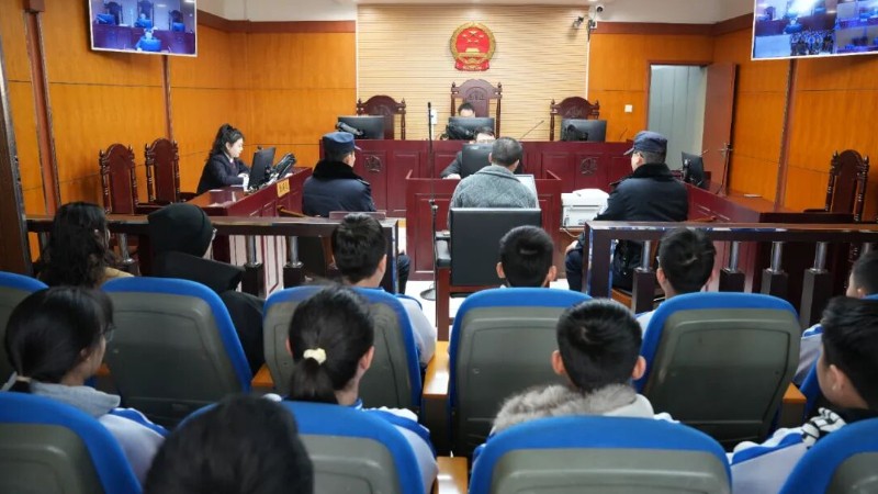 共赴一场青春与法治之约——河南省南阳市宛城区法院开展公众开放日活动