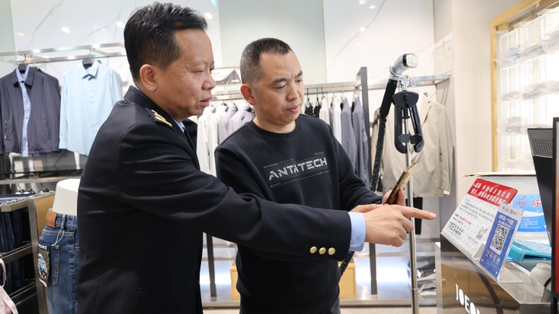 “神奇”的一指，小屏幕解决了大问题