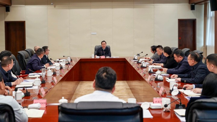 赵波主持召开甘孜州群众身边不正之风和腐败问题集中整治攻坚决战推进会