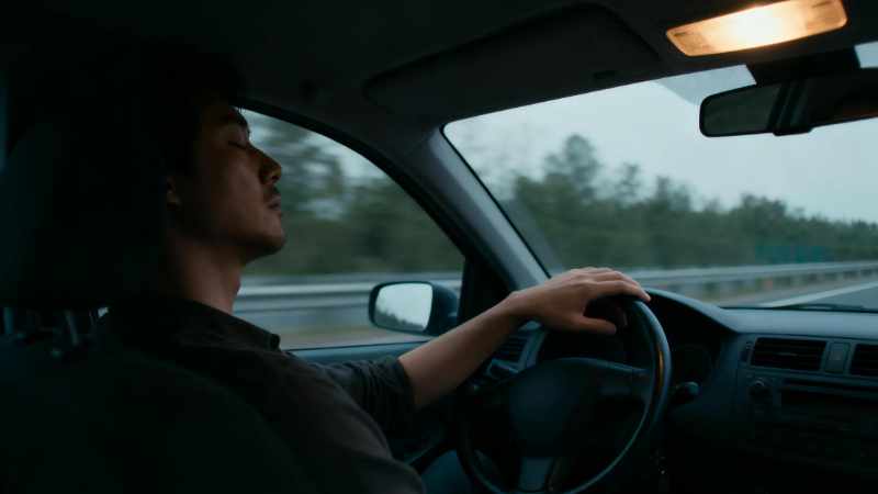 开夜车“轮班倒”违规？疲劳驾驶新规将落地