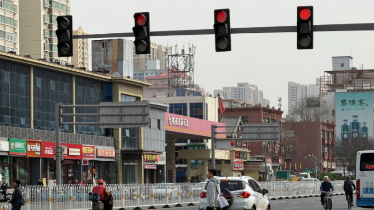 “超时罚款”取消后，外卖骑手为何仍“闯红灯”？