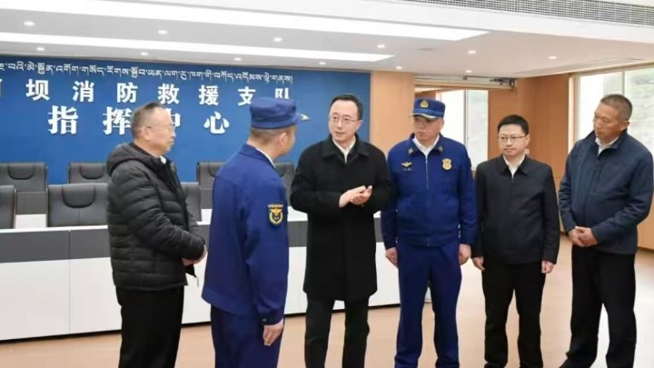 戴德军督导调研森林草原防灭火工作