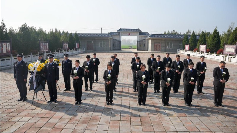 河南省南阳市宛城区法院开展清明祭英烈活动