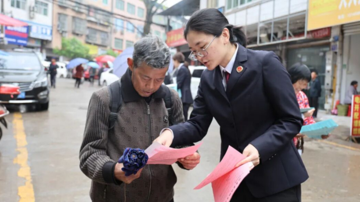 南充市营山检察普法进乡镇 法治意识入人心