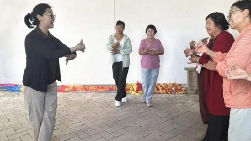 心有“钻山豹” 细嗅“梅花”香
