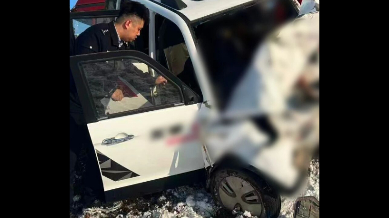 雪天遇事故 吉林扶余公安民警紧急救援护平安