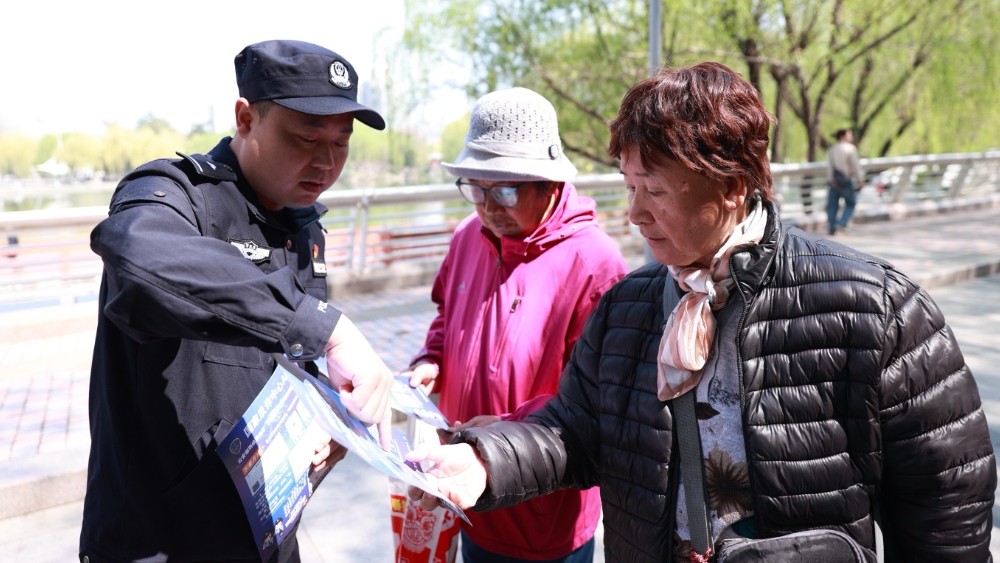 “键盘上”的追逃者 ——记石家庄市公安局长安分局刑侦大队辅警王英