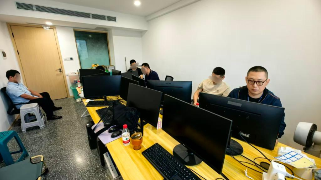 利用AI抓热点，炮制“爆款”博流量——起底新型网络“水军”犯罪手法