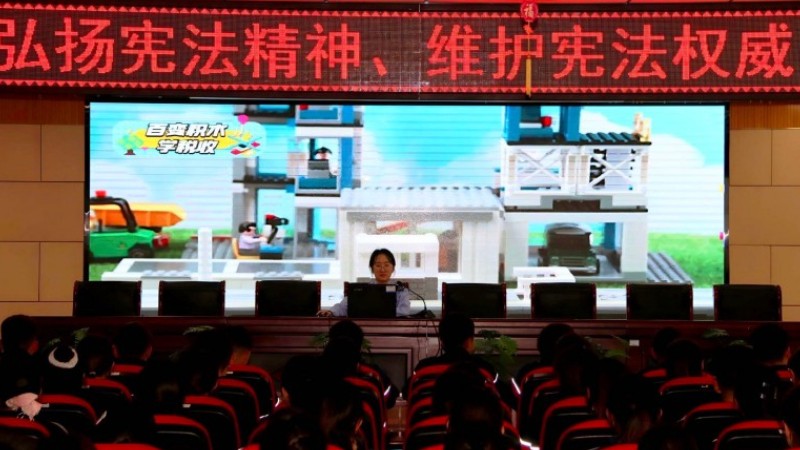 新疆托里县税务局：税法宣传进校园 法治种子植心田