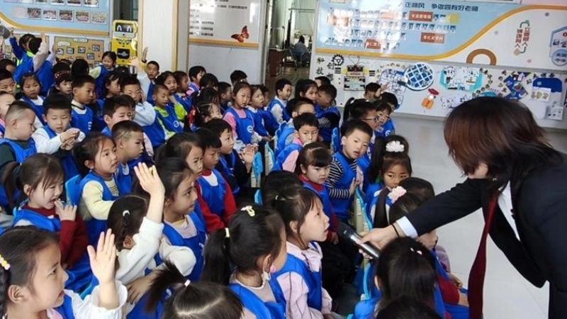 惠农法院将法治安全课搬进幼儿园