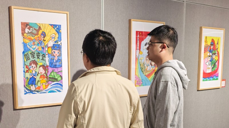 江苏南京：将军对话青少年 书画共绘国安情