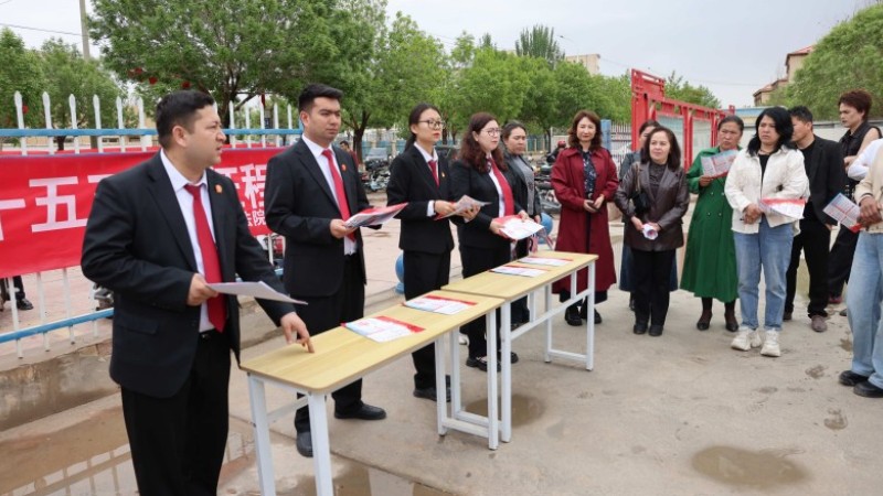 新疆伽师县人民法院：普法宣传入基层 国家安全记心间