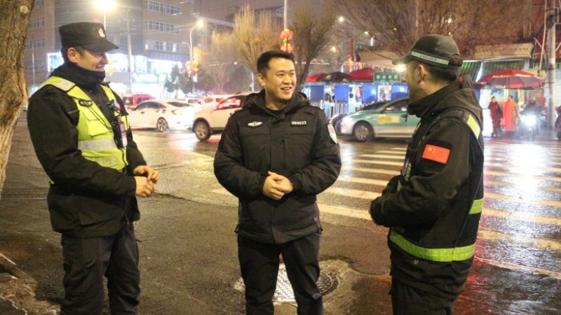 坚守平凡岗位 书写“青春警色”——记新疆伊宁市公安局喀赞其街道派出所副教导员李梦龙