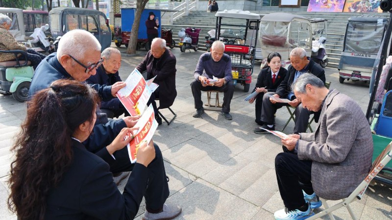 河南省南阳市新野县法院开展全民国家安全教育日宣传活动