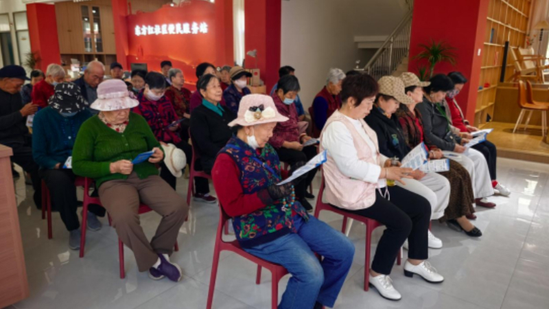 中卫市沙坡头区东方红社区：普法析案例，同心筑防线