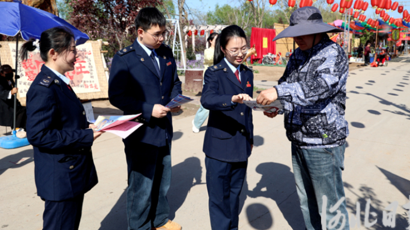 晋州市：普法宣传进景区 法治护航文明游