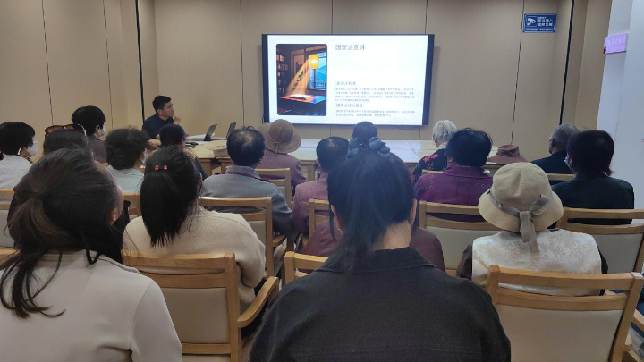 中卫市沙坡头区宜居社区：普法宣讲解疑惑 送学上门暖民心