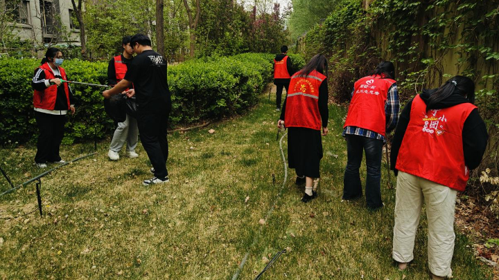 银川市兴庆区观湖社区：校地共建聚青春力量 普法践行筑生态防线