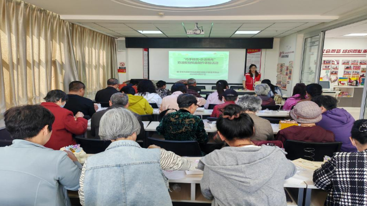 银川市兴庆区游乐社区：巧手做手工乐享晚年 普法防电诈护航平安
